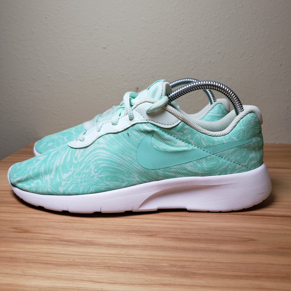 Nike Girls Size 7Y Tanjun Mint Blue Marble Running Shoe Swirl‎ Pattern Athletic